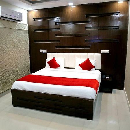 Hotel Eurasia Zirakpur Luaran gambar