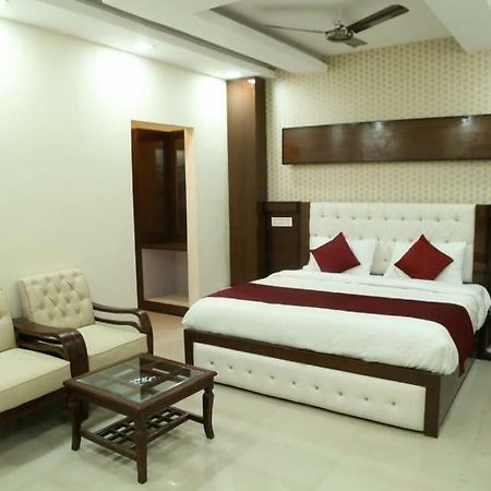 Hotel Eurasia Zirakpur Luaran gambar