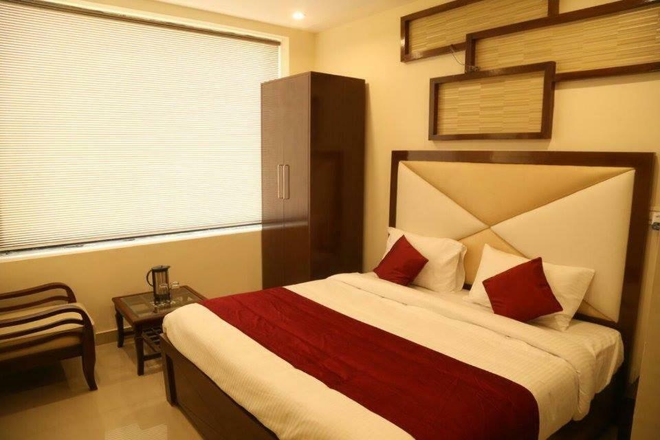 Hotel Eurasia Zirakpur Luaran gambar